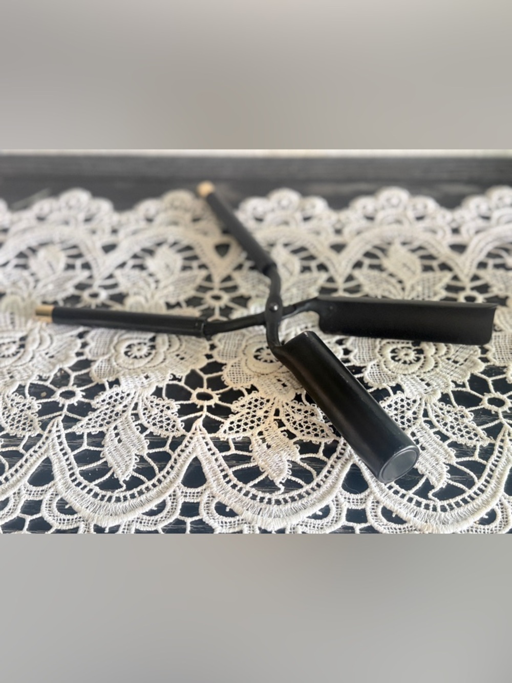 Black satin Marcel hair iron